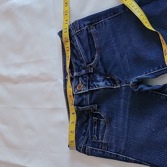 American Eagle dark wash low rise straight jeans size 2 - Picture 2 of 6